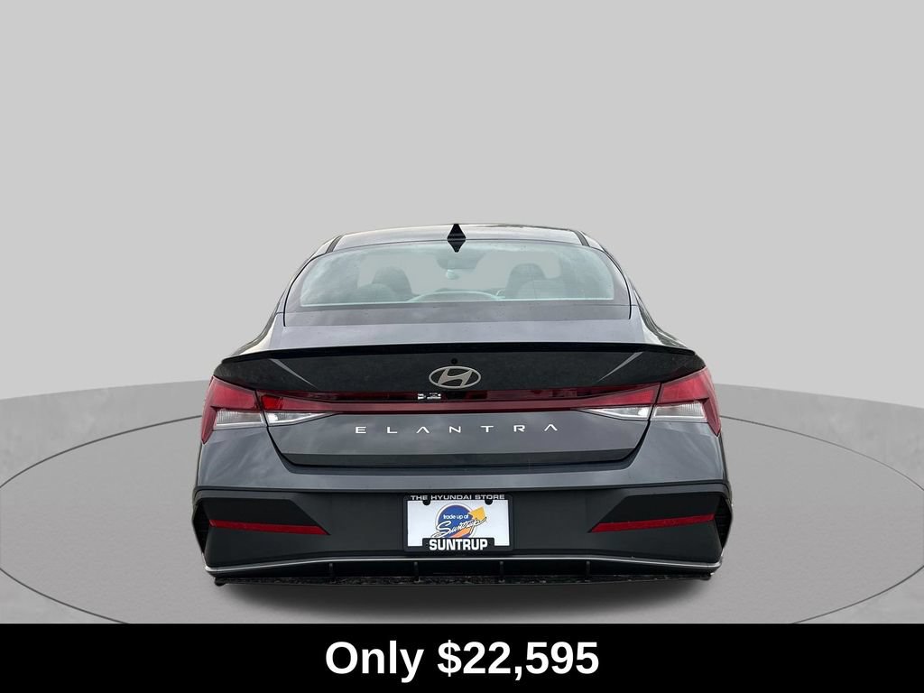 Used 2026 Hyundai Elantra Sport FWD image 4