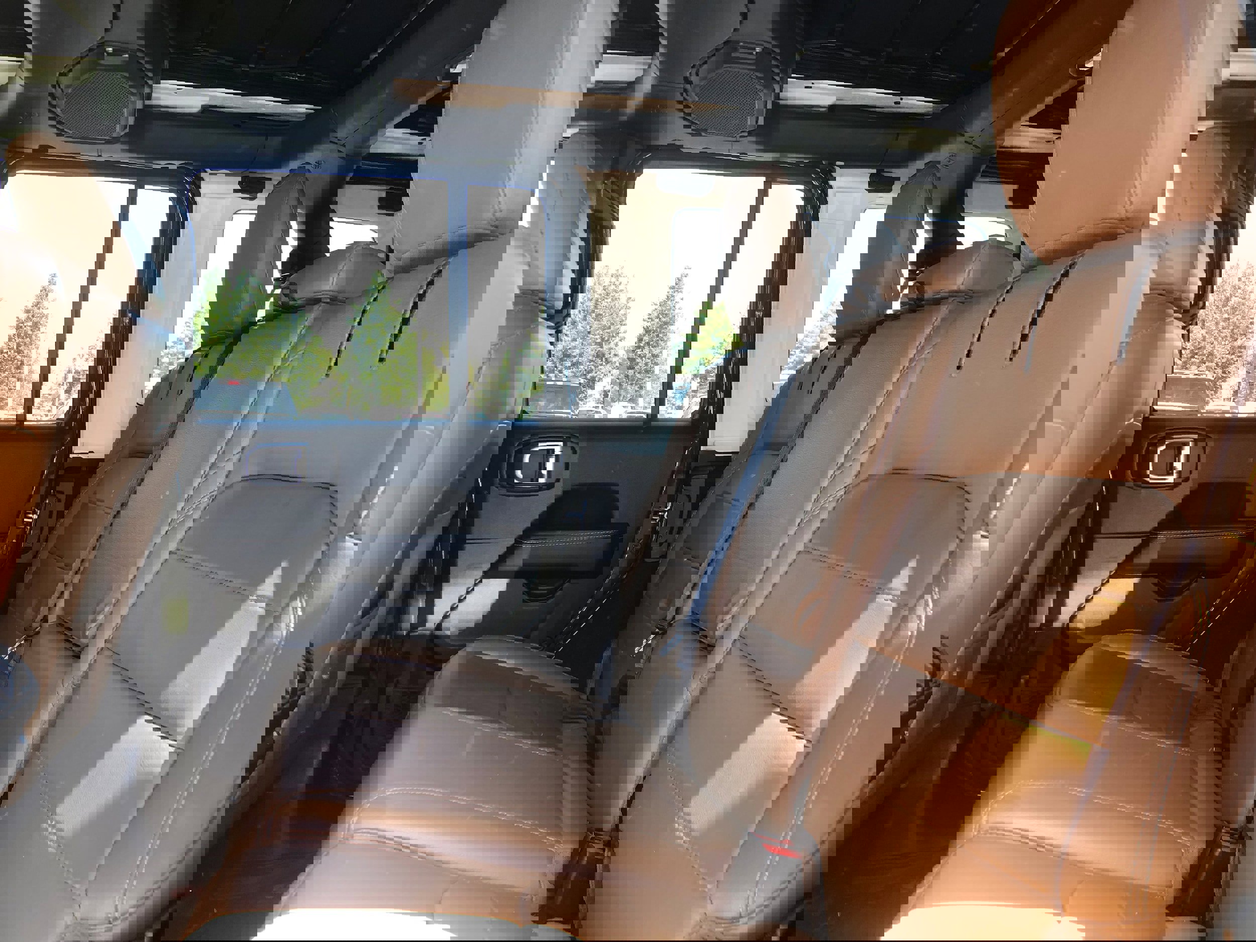 Used 2021 Jeep Wrangler Unlimited Sahara w/ Cold Weather Group image 11