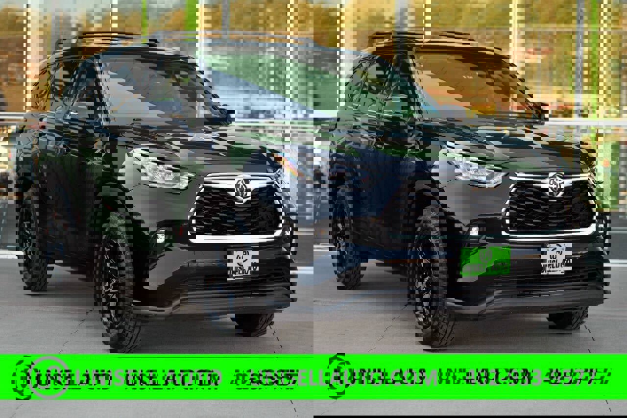 Used 2020 Toyota Highlander LE AWD/4WD image 1