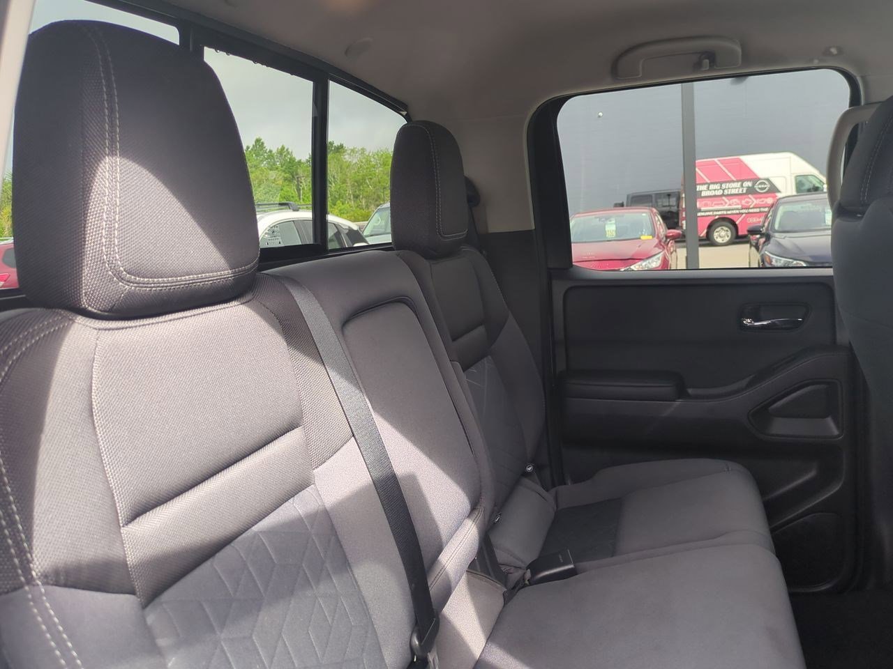 Certified 2025 Nissan Frontier SV w/ SV Convenience Package RWD image 37