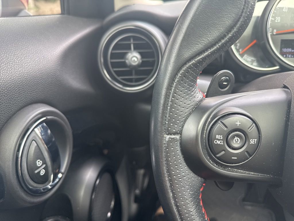 Used 2019 MINI Cooper S w/ Signature Upholstery Package image 21