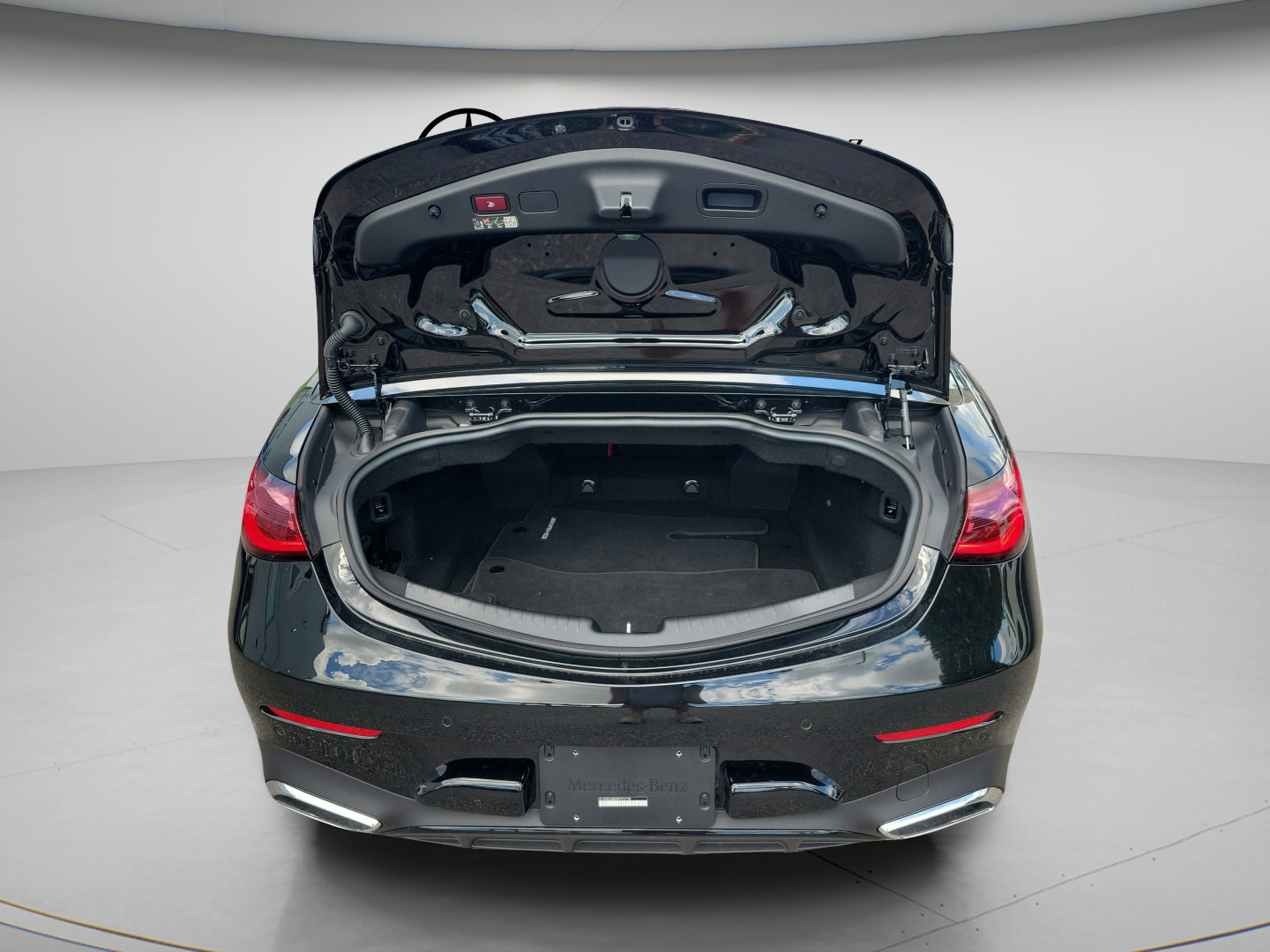 Certified 2024 Mercedes-Benz CLE 300 4MATIC Cabriolet image 23
