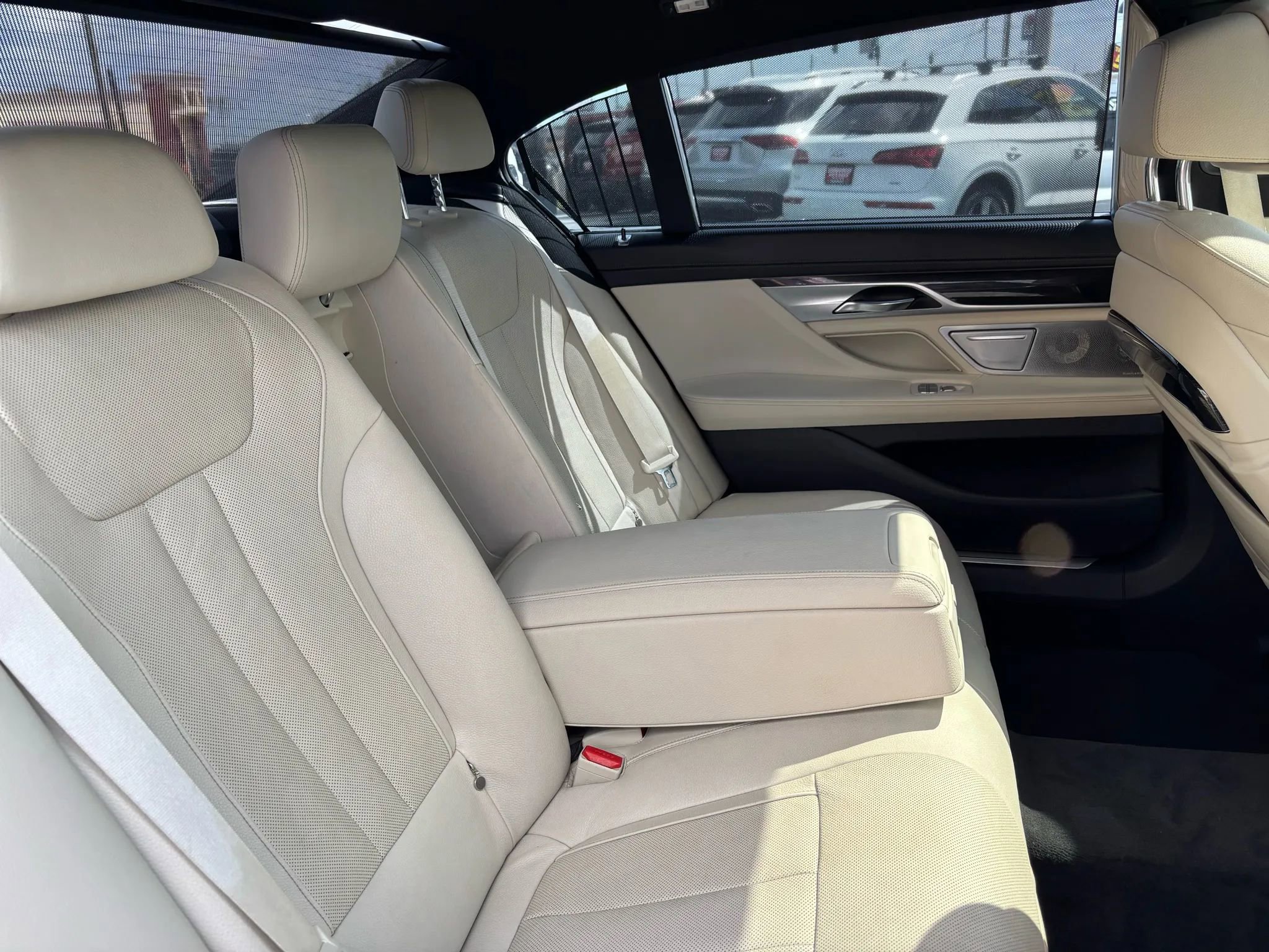 Used 2016 BMW 740i image 12