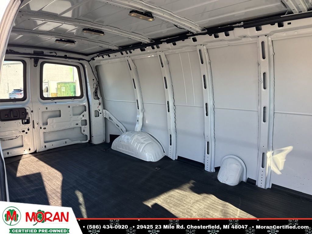 Used 2023 Chevrolet Express 3500 Extended w/ Driver Convenience Package image 21