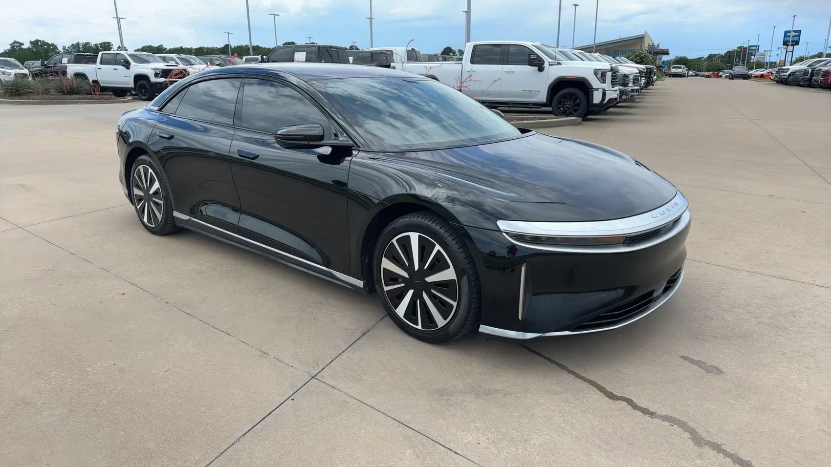 Used 2024 Lucid Air Touring AWD/4WD image 3