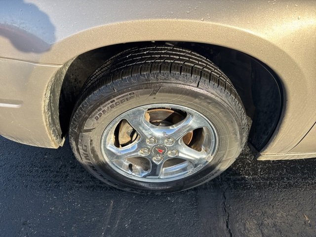 Used 2004 Pontiac Bonneville SE w/ 1SC Preferred Equipment Group image 3