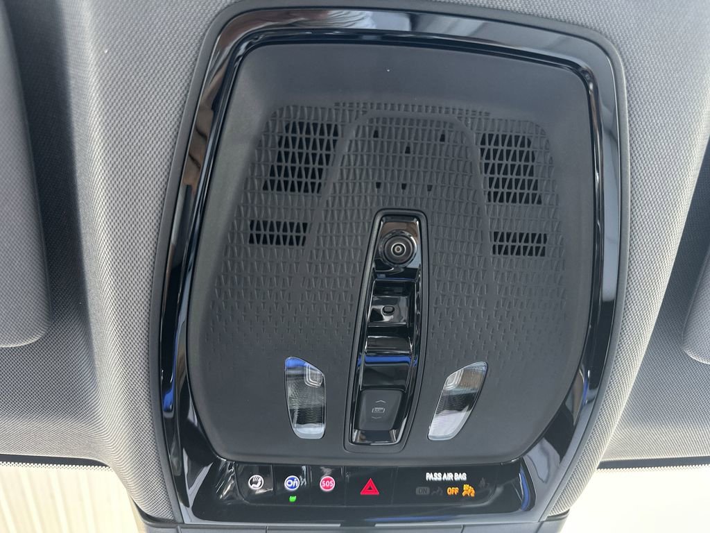 New 2025 Cadillac Optiq Luxury 1 image 25