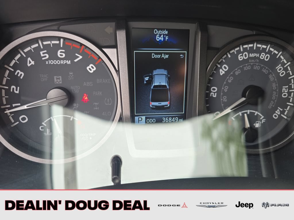 Used 2023 Toyota Tacoma TRD Off-Road w/ Technology Package AWD/4WD image 17