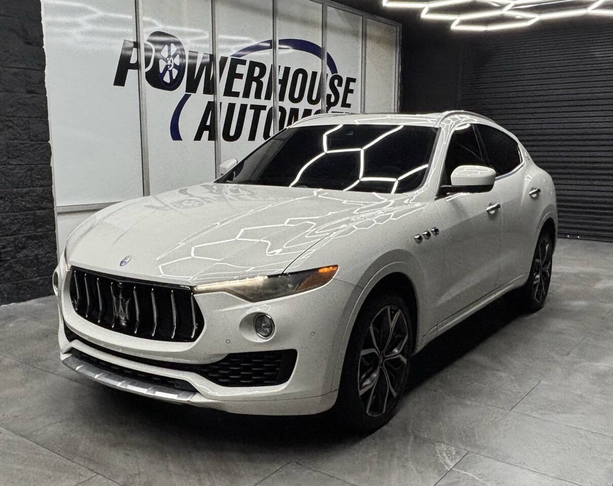 Used 2017 Maserati Levante w/ Luxury Package AWD/4WD image 3