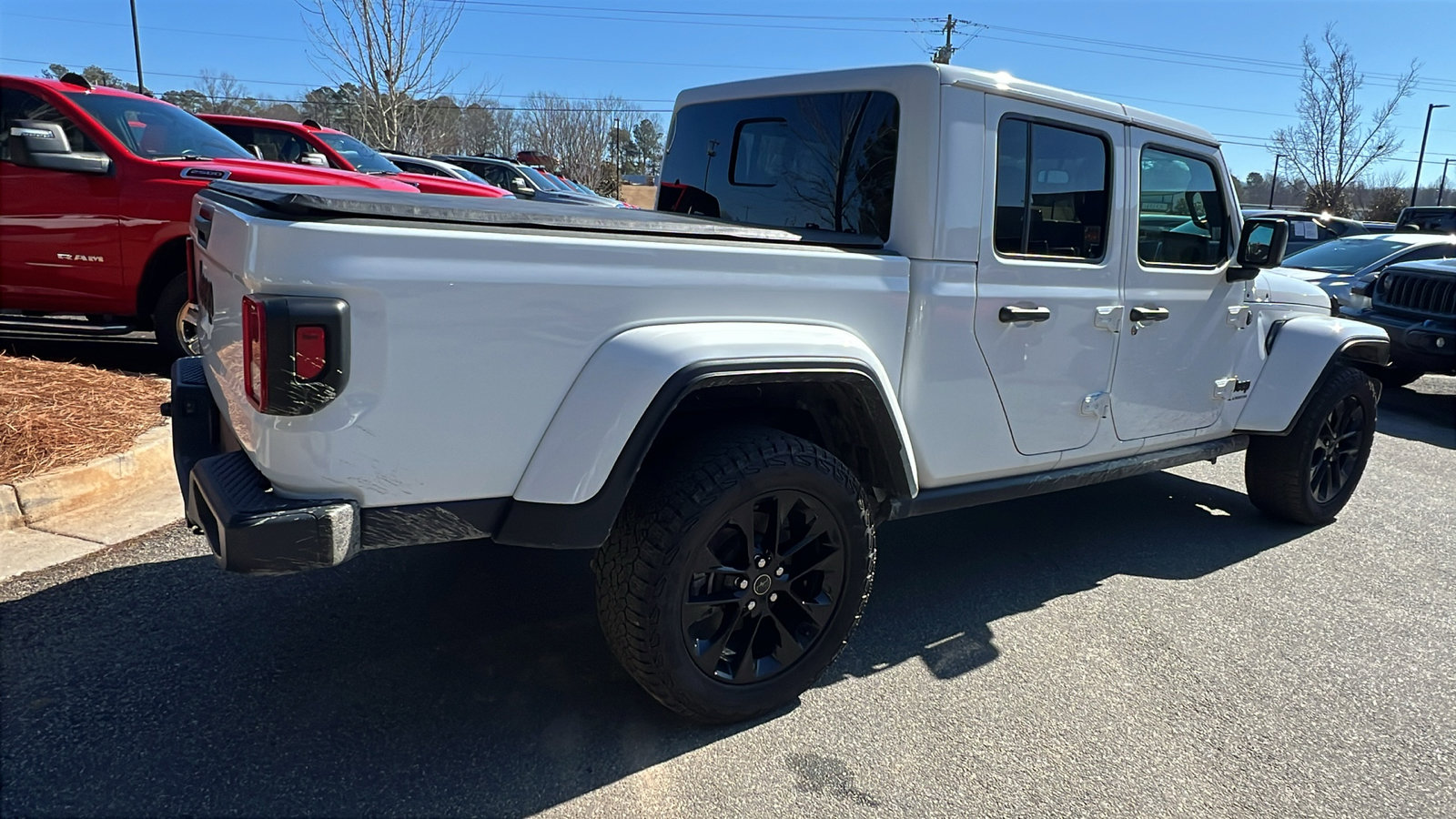 Used 2024 Jeep Gladiator Sport image 8