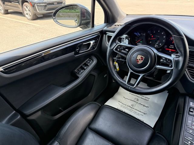 Used 2017 Porsche Macan image 36