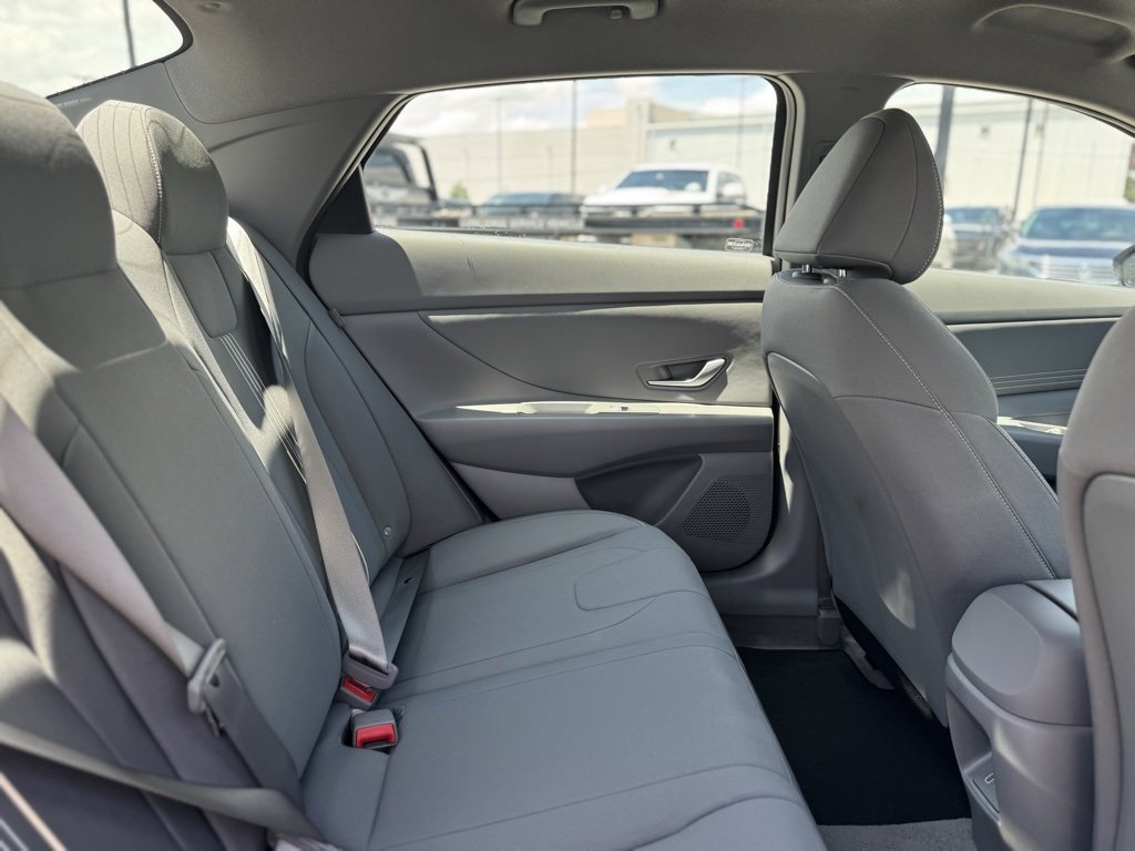 New 2025 Hyundai Elantra SEL image 13