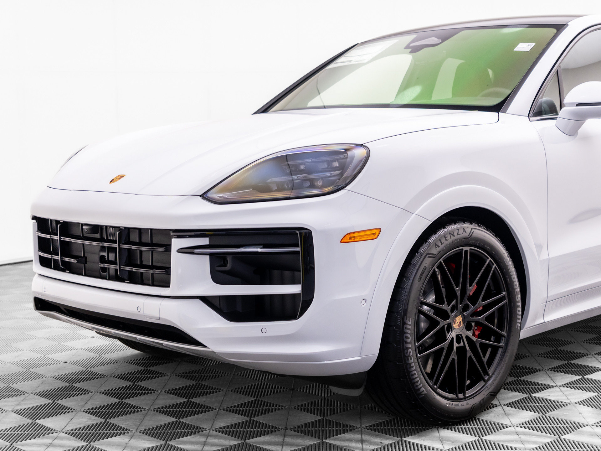 New 2026 Porsche Cayenne GTS AWD/4WD image 36