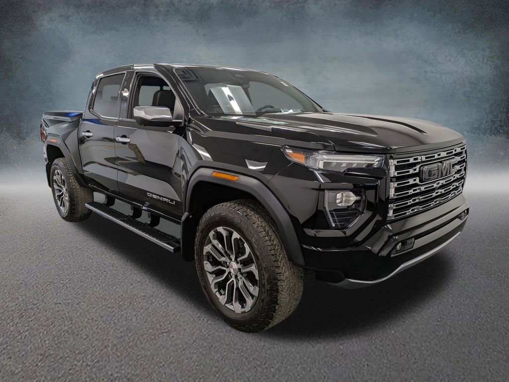 Used 2023 GMC Canyon Denali image 3