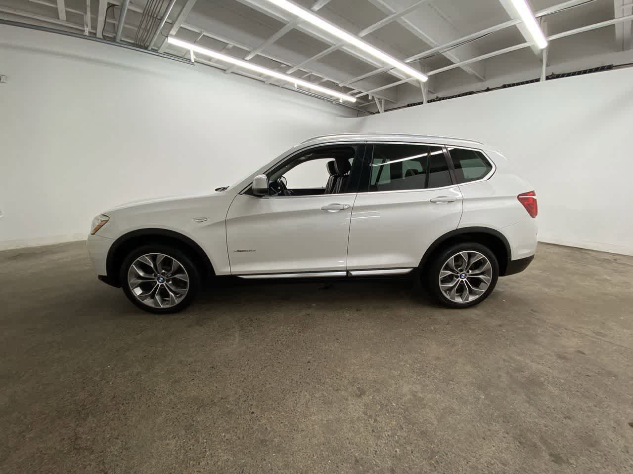 Used 2016 BMW X3 xDrive28d image 3