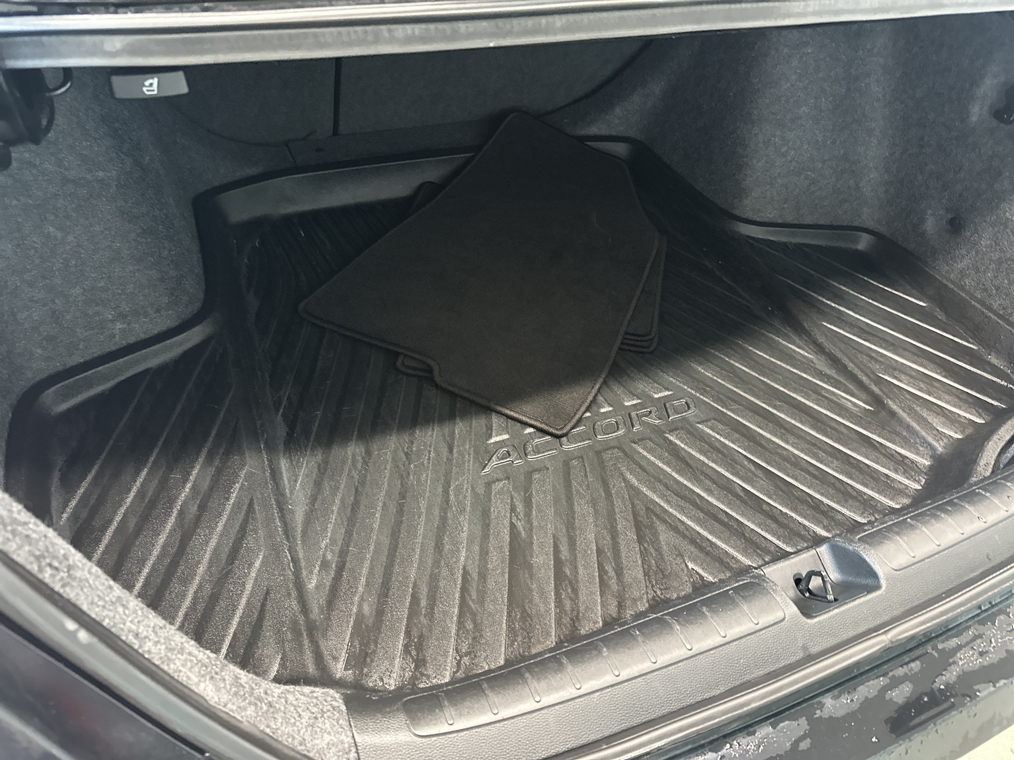 Used 2018 Honda Accord EX image 25