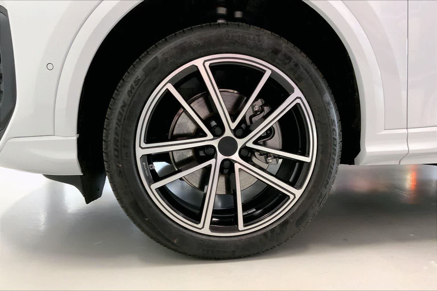 New 2026 Audi Q5 Premium Plus AWD/4WD image 8