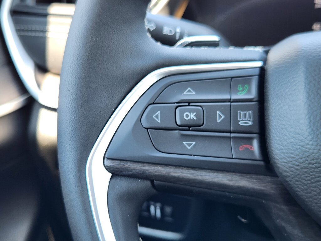 New 2026 Jeep Grand Cherokee L Altitude AWD/4WD image 19