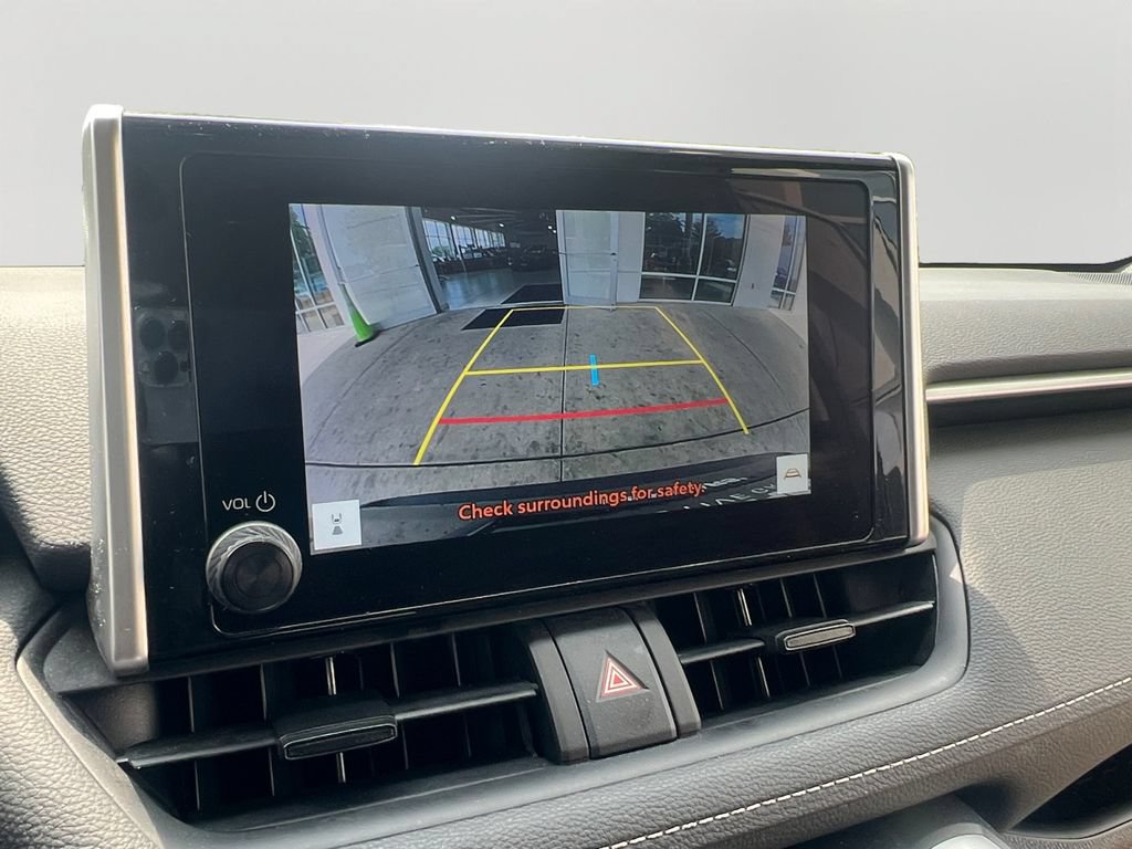 Used 2025 Toyota RAV4 XLE AWD/4WD image 16