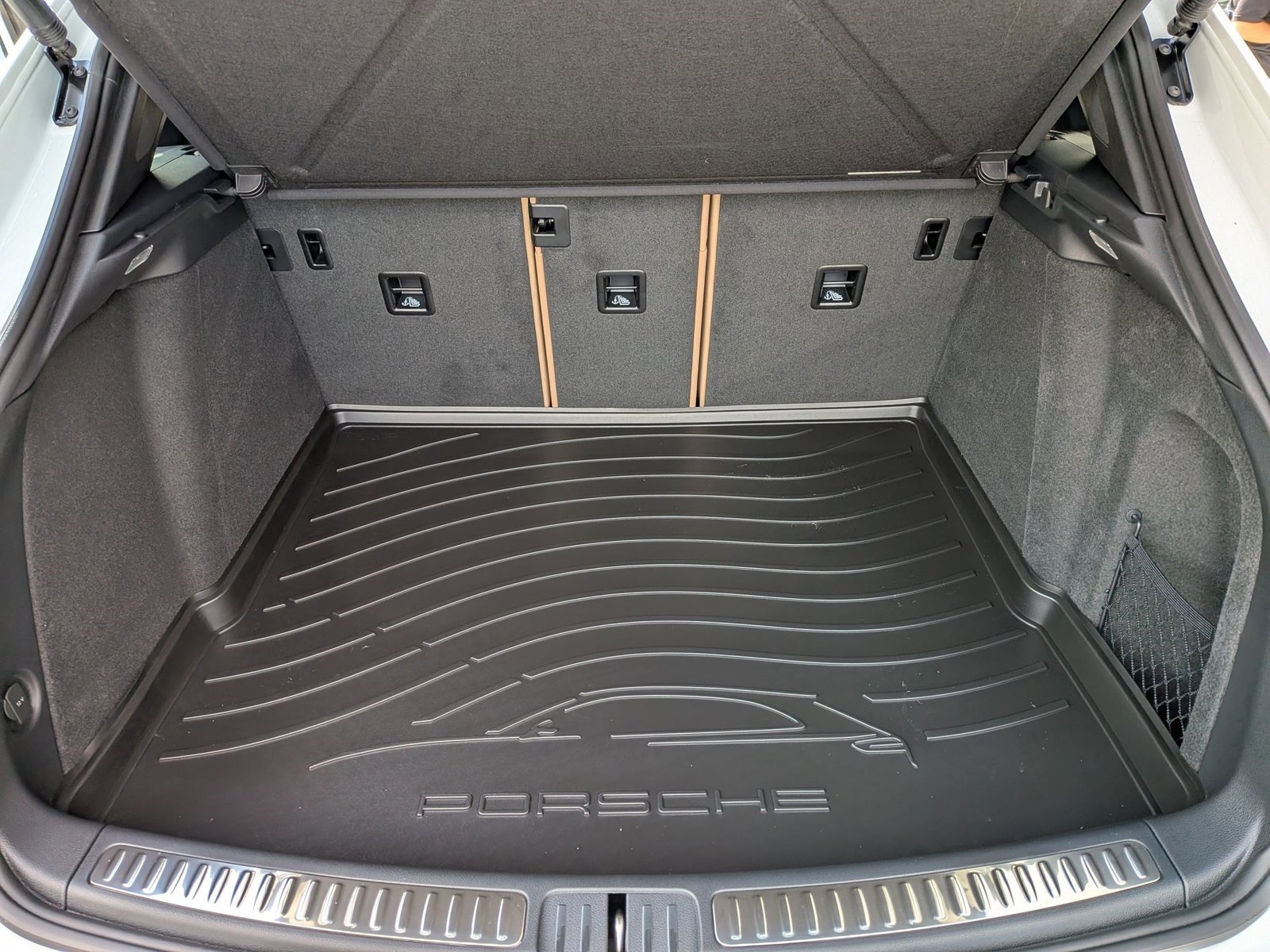 New 2026 Porsche Macan image 22