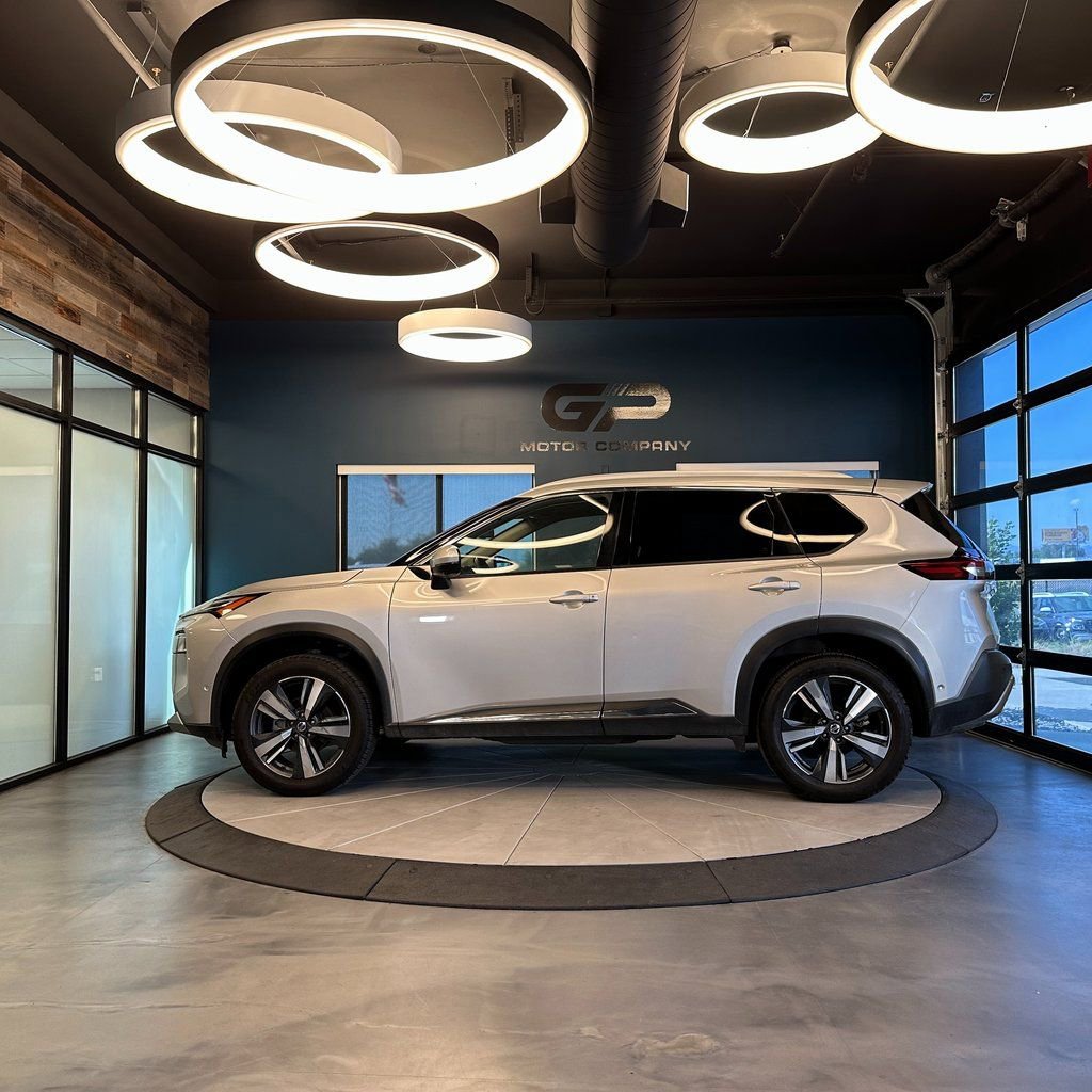 Used 2021 Nissan Rogue Platinum image 6