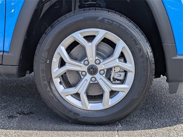 New 2025 Jeep Compass Latitude w/ Sun & Sound Group image 10