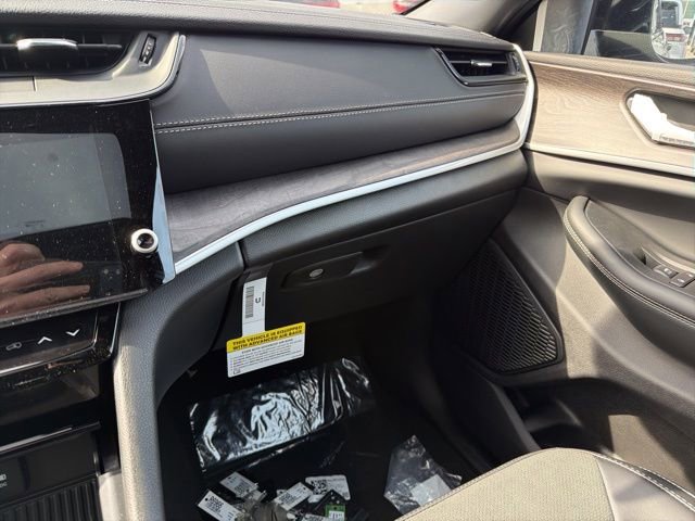 New 2026 Jeep Grand Cherokee Altitude image 24