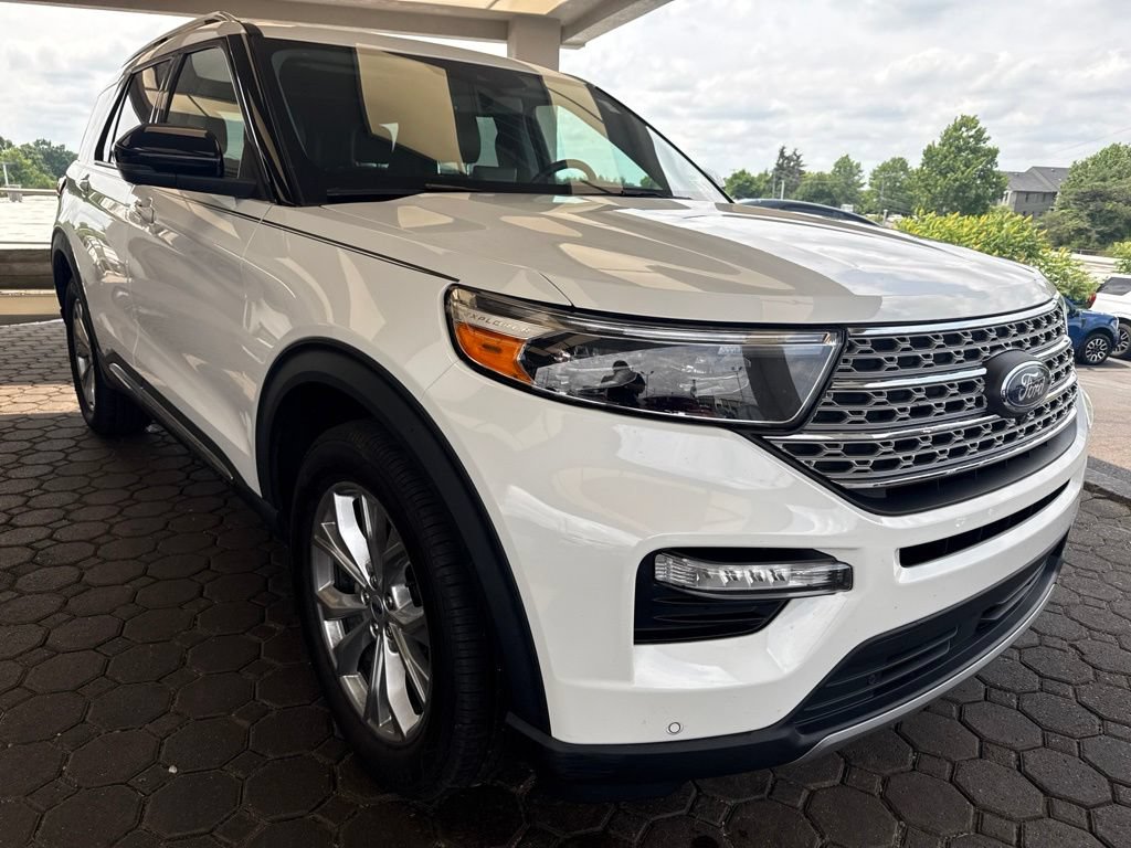 Used 2023 Ford Explorer Limited w/ Limited Technology Package AWD/4WD image 4