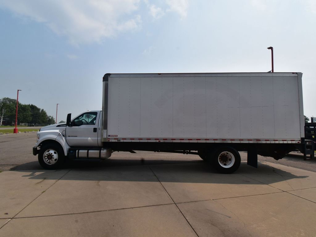 Used 2019 Ford F750 2WD Regular Cab Super Duty image 9