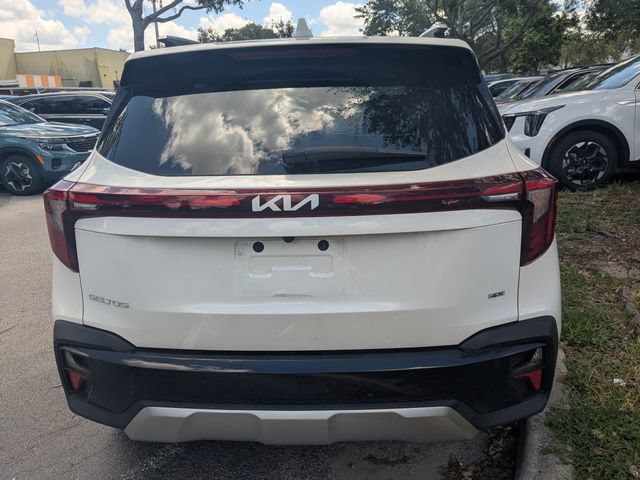 Certified 2025 Kia Seltos SX w/ SX Sunroof Package AWD/4WD image 3