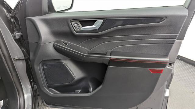 Used 2025 Ford Escape ST-Line Select AWD/4WD image 23