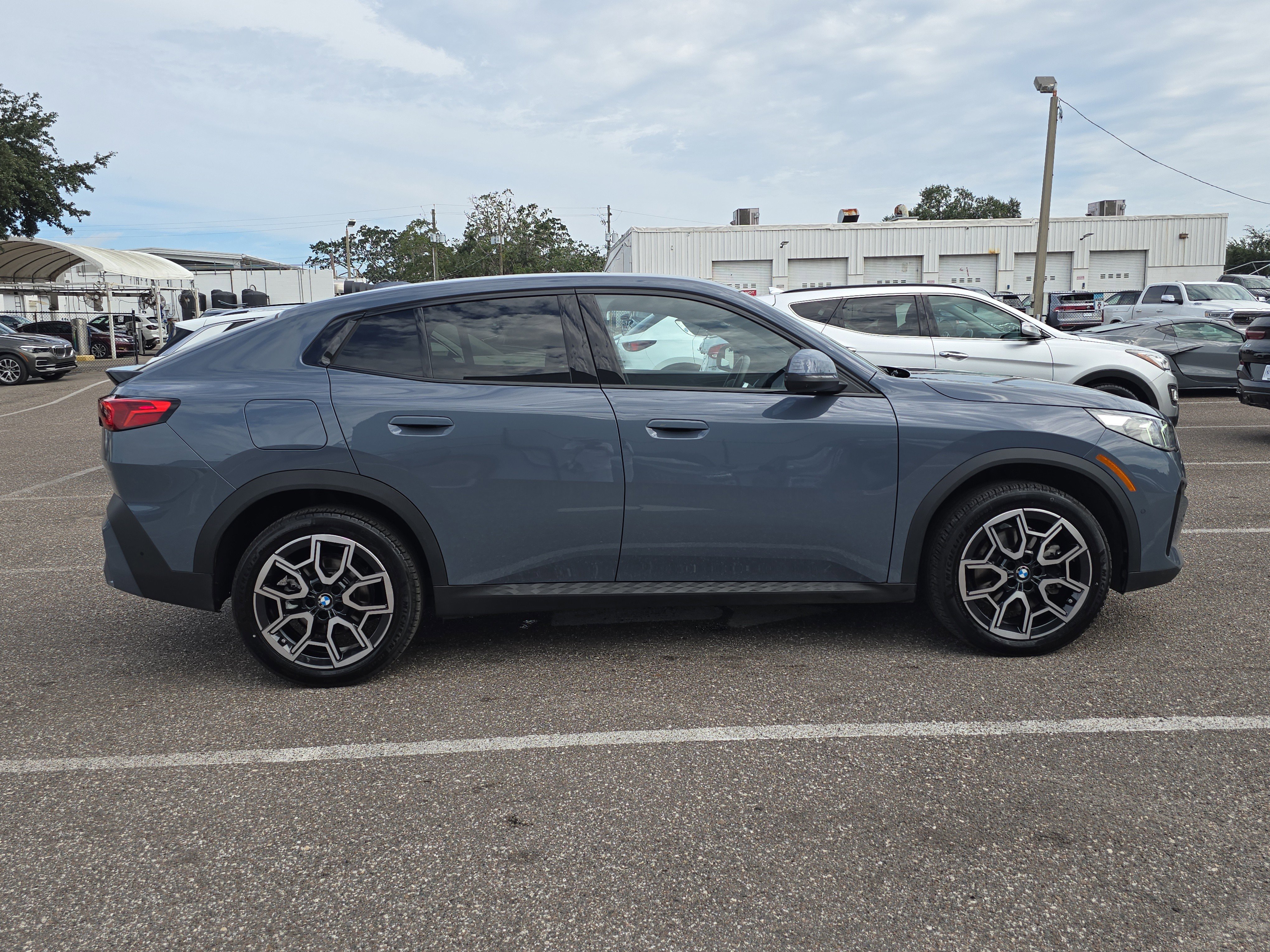 Used 2025 BMW X2 xDrive28i image 4