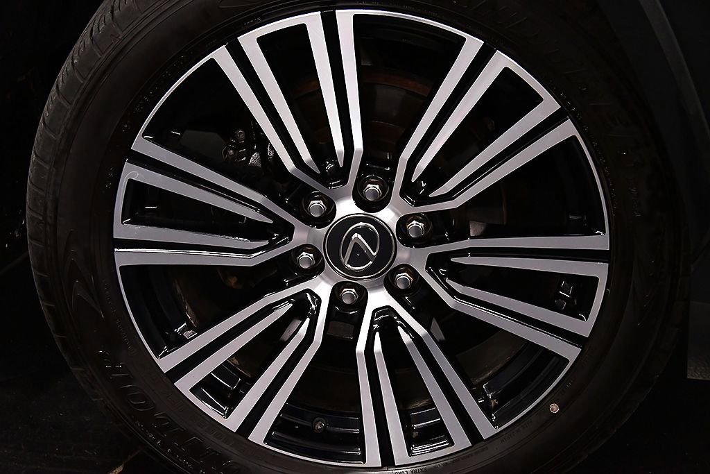 Used 2024 Lexus LX 600 4WD w/ Appearance Package image 11