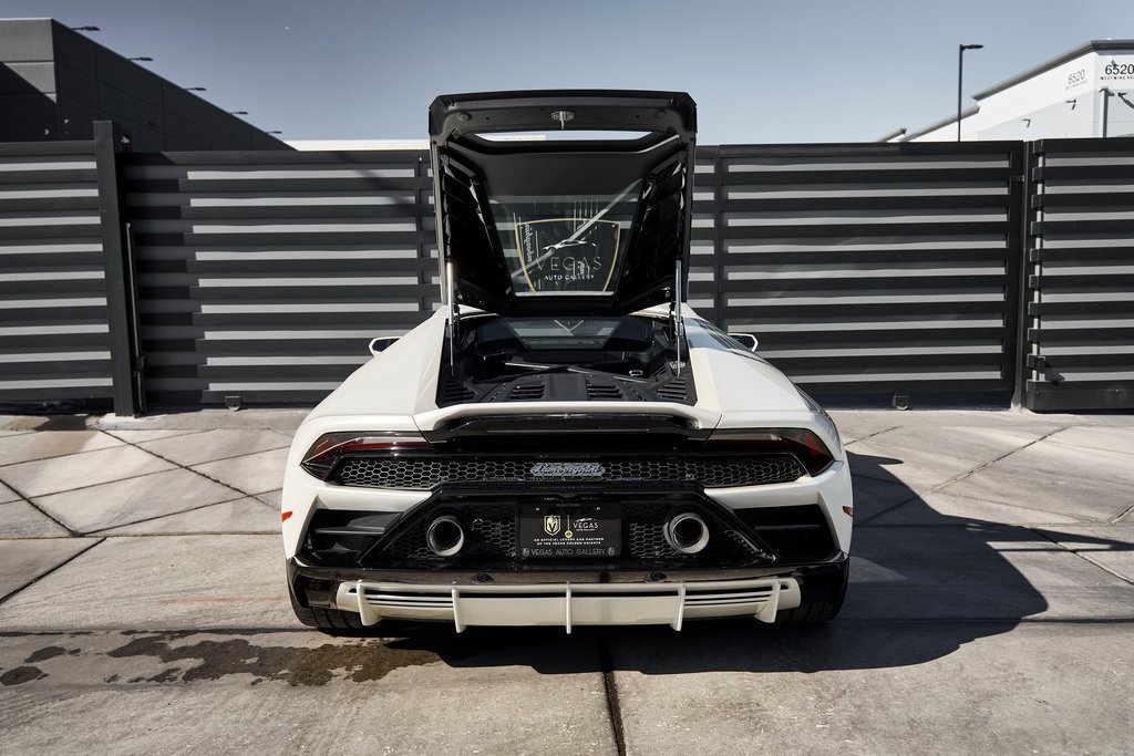 Used 2022 Lamborghini Huracan EVO image 21