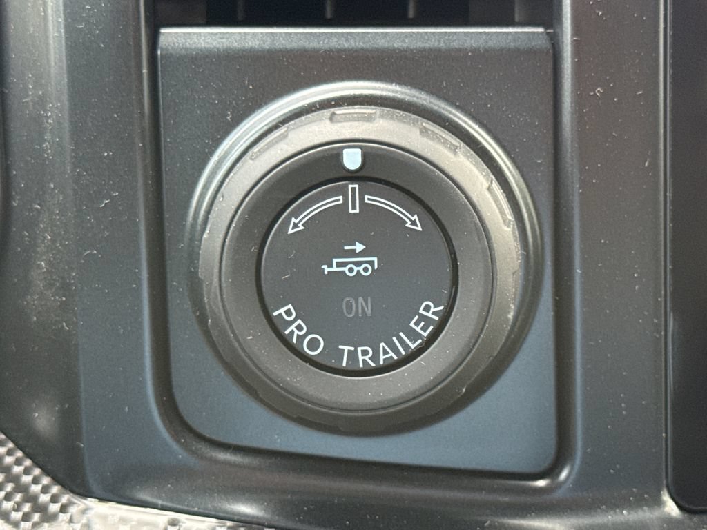 New 2026 Ford F250 Lariat w/ Black Appearance Package AWD/4WD image 38