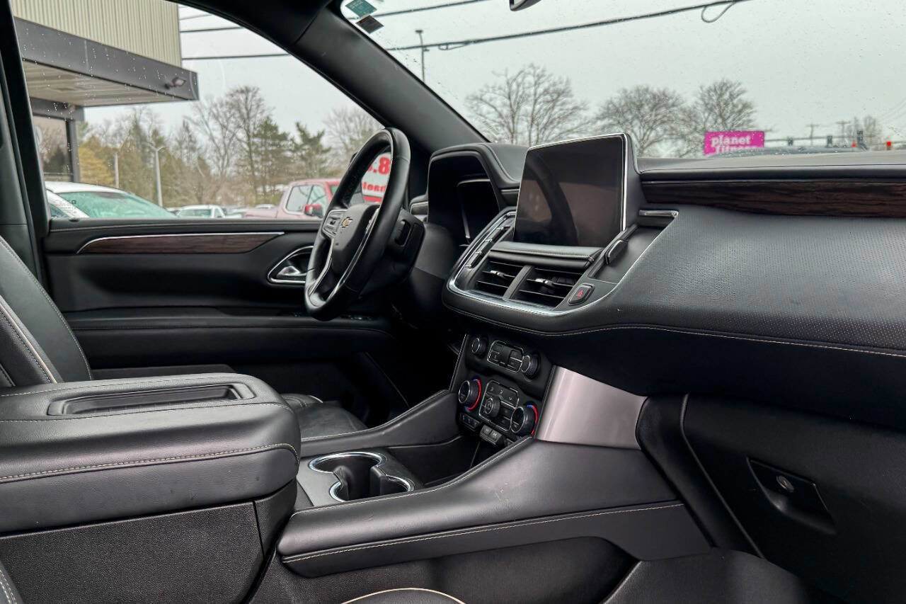 Used 2023 Chevrolet Suburban Premier image 14