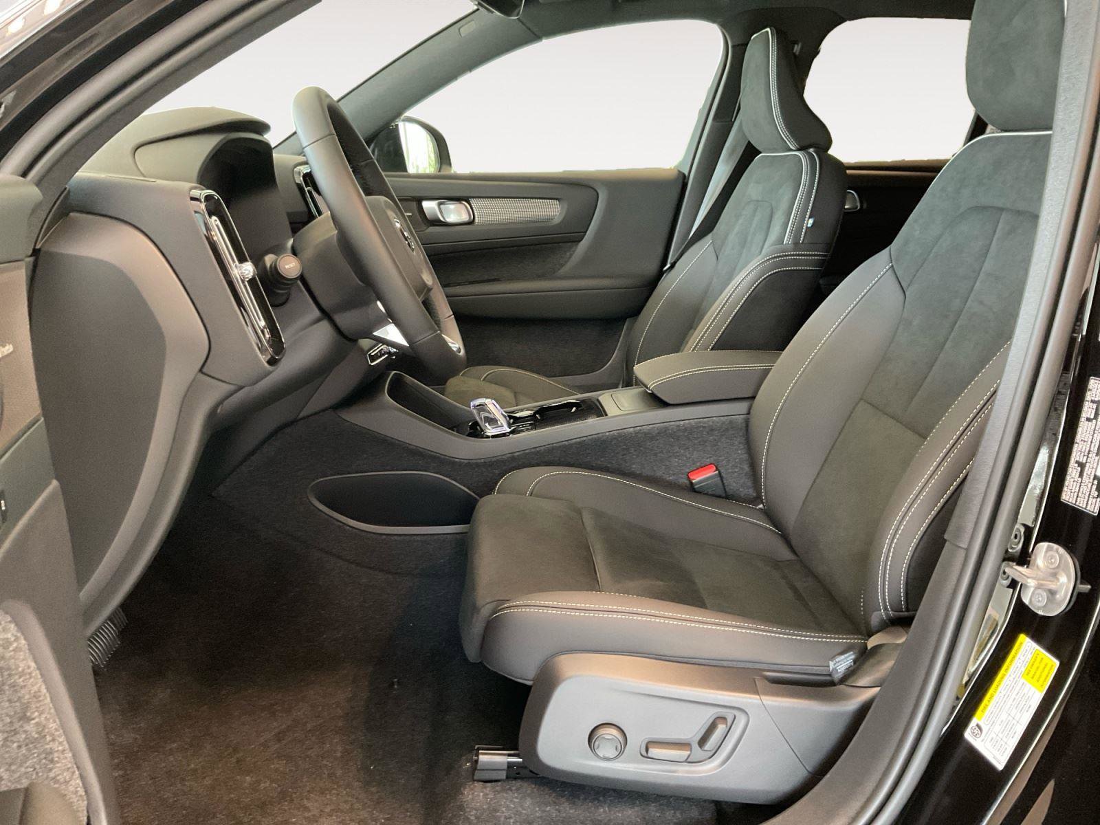 New 2026 Volvo EX40 Ultra AWD/4WD image 9