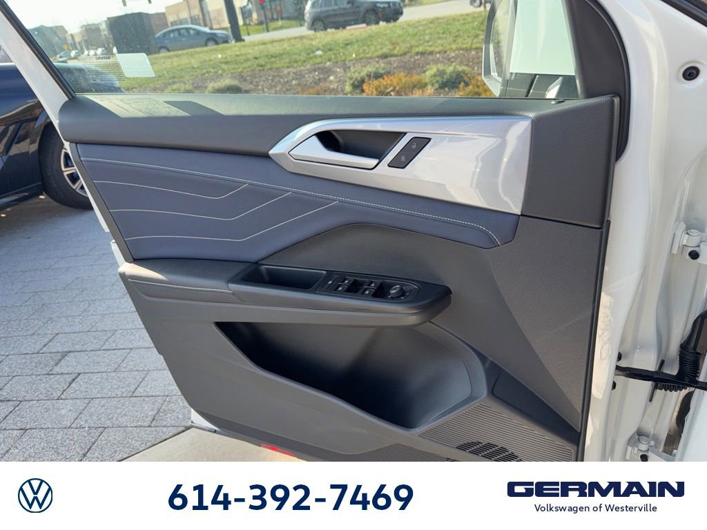 New 2026 Volkswagen Taos SEL image 24