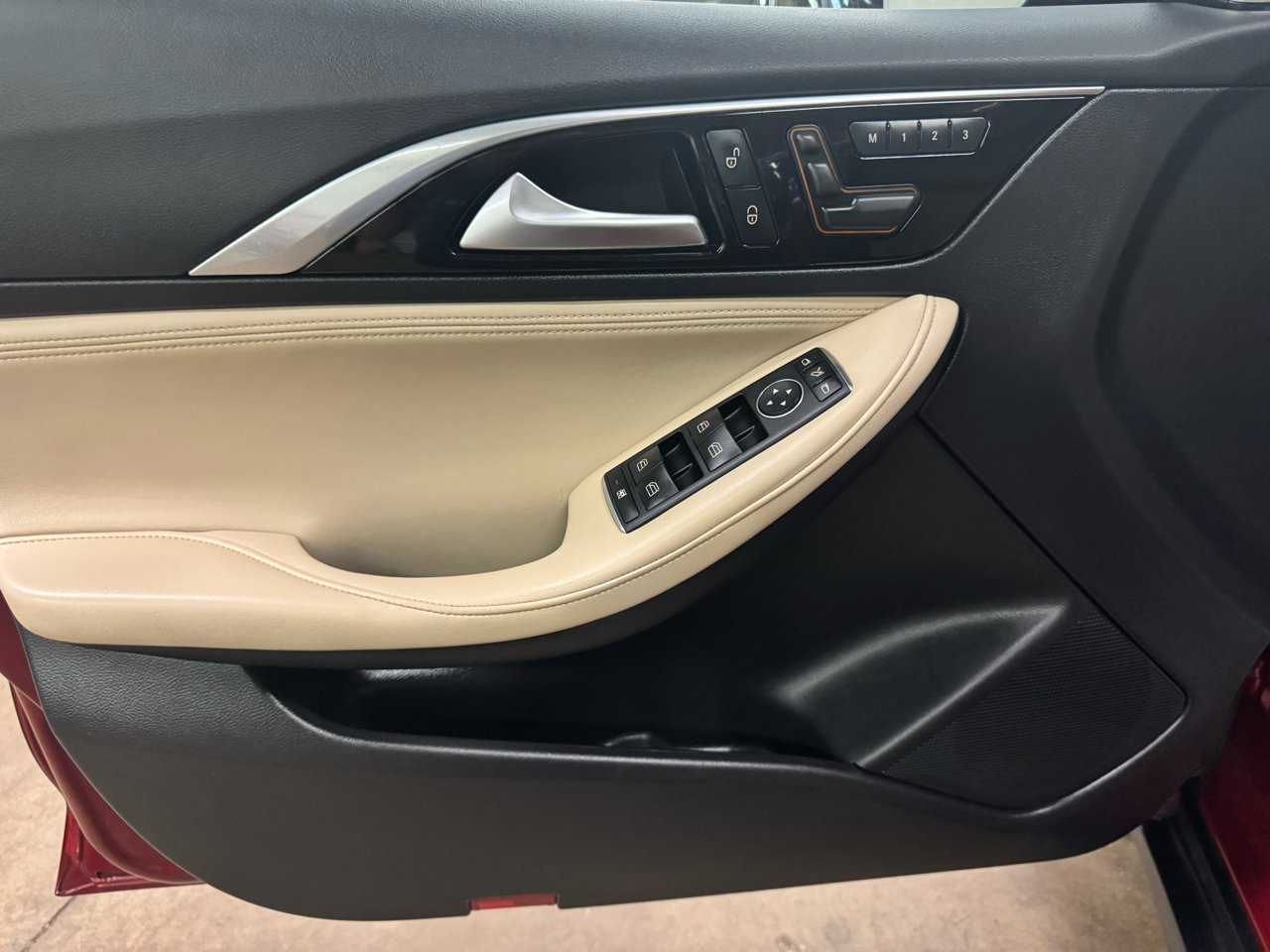 Used 2018 INFINITI QX30 Premium w/ Navigation Package image 20