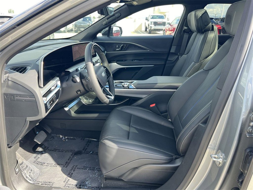 New 2025 Cadillac Lyriq Sport image 25