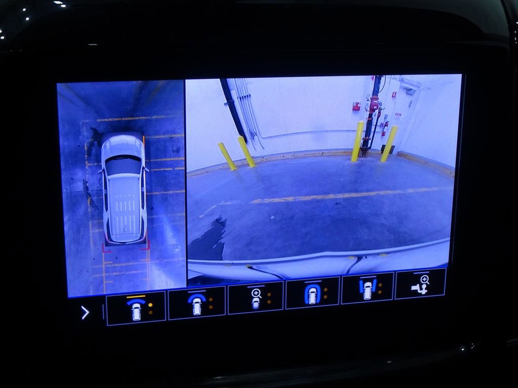 Used 2020 Chevrolet Traverse Premier image 11