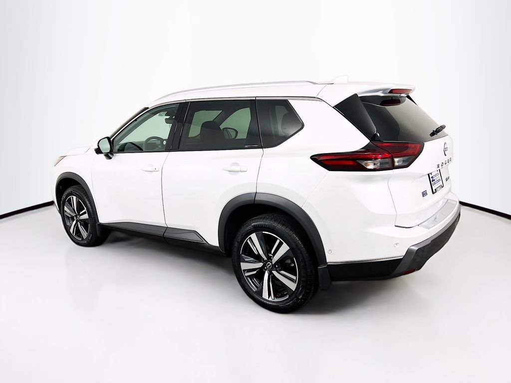 Used 2024 Nissan Rogue SL AWD/4WD image 5