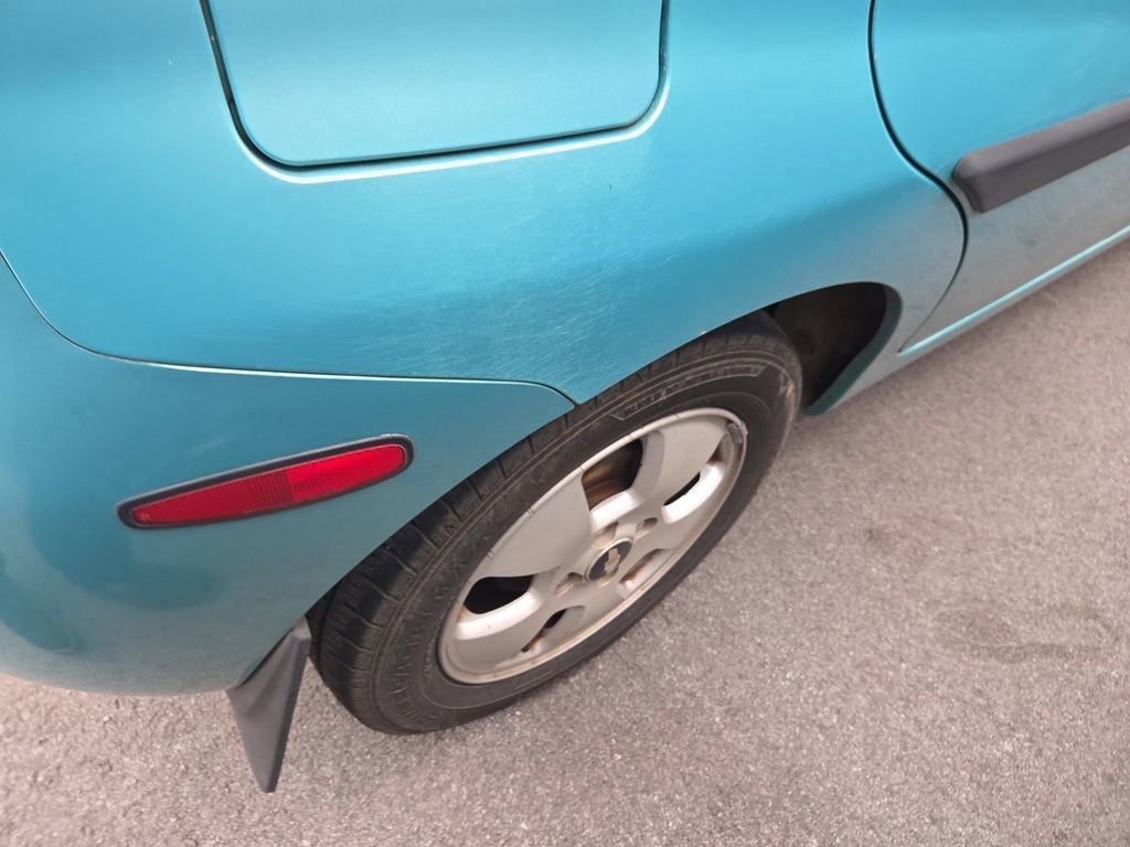 Used 2006 Chevrolet Aveo LS FWD image 3