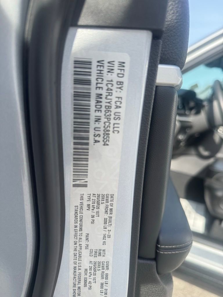 Used 2023 Jeep Grand Cherokee 4WD 4xe image 9