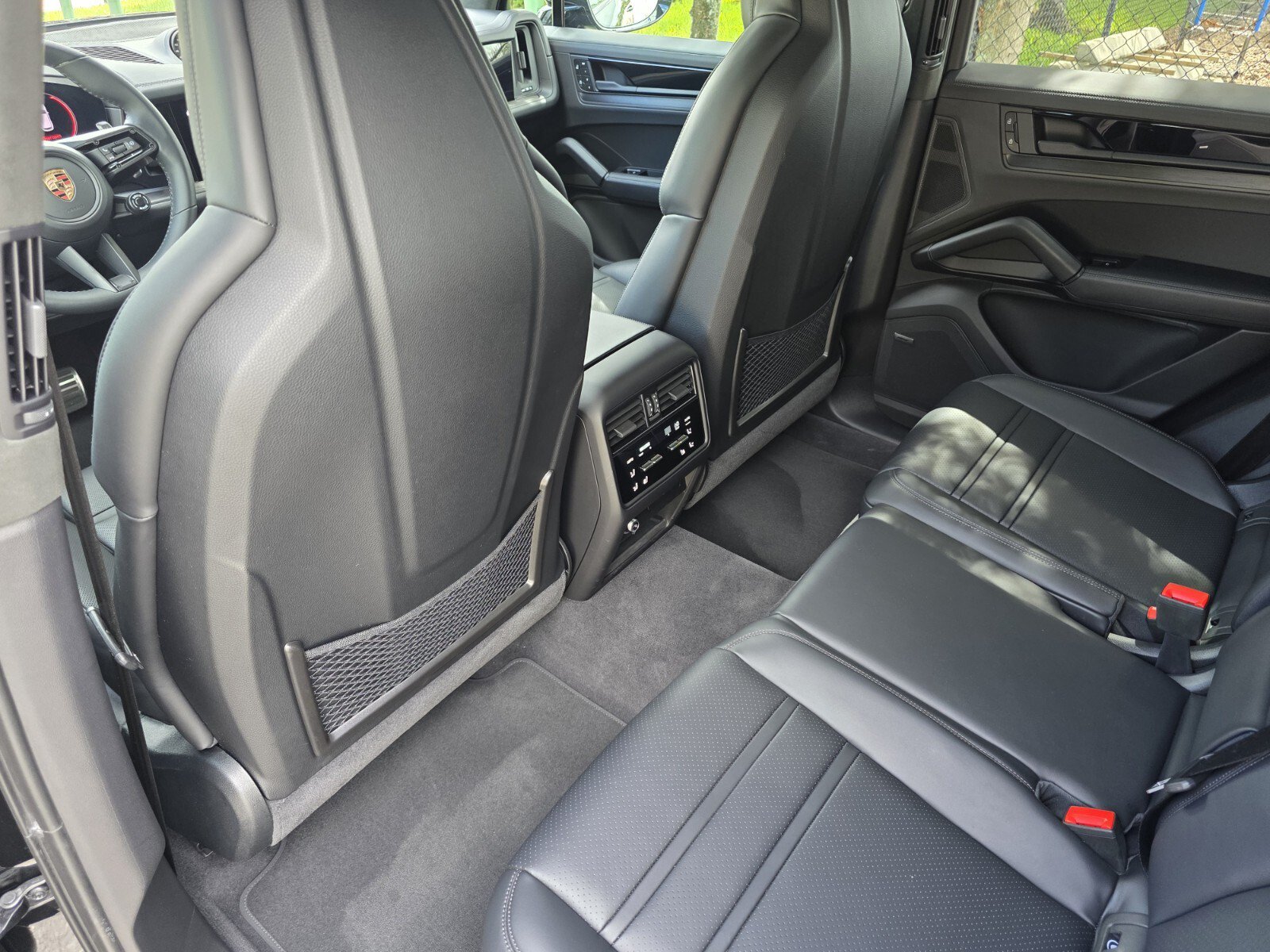 Used 2025 Porsche Cayenne GTS AWD/4WD image 15