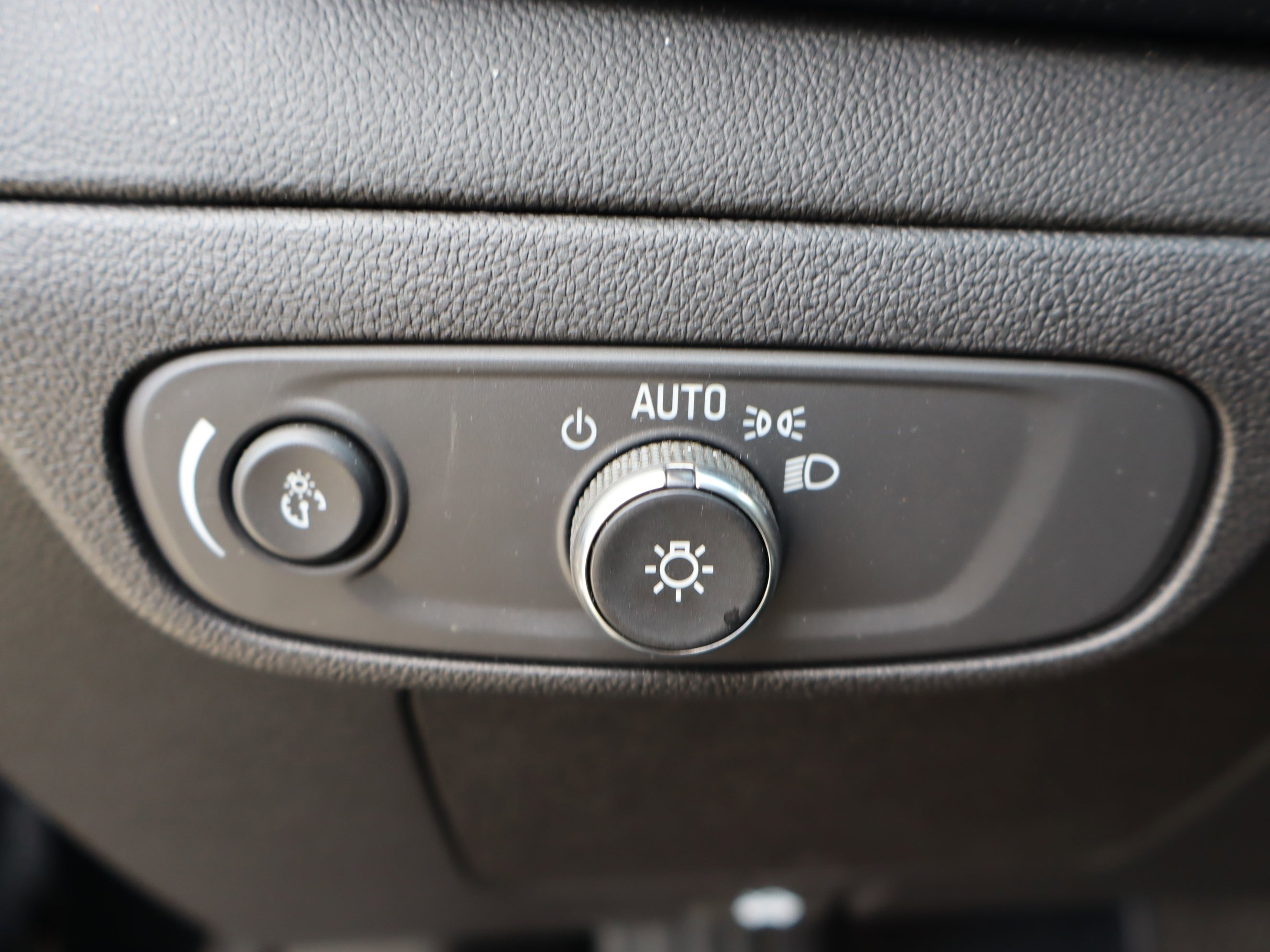 Certified 2023 Chevrolet Bolt EUV Premier image 18