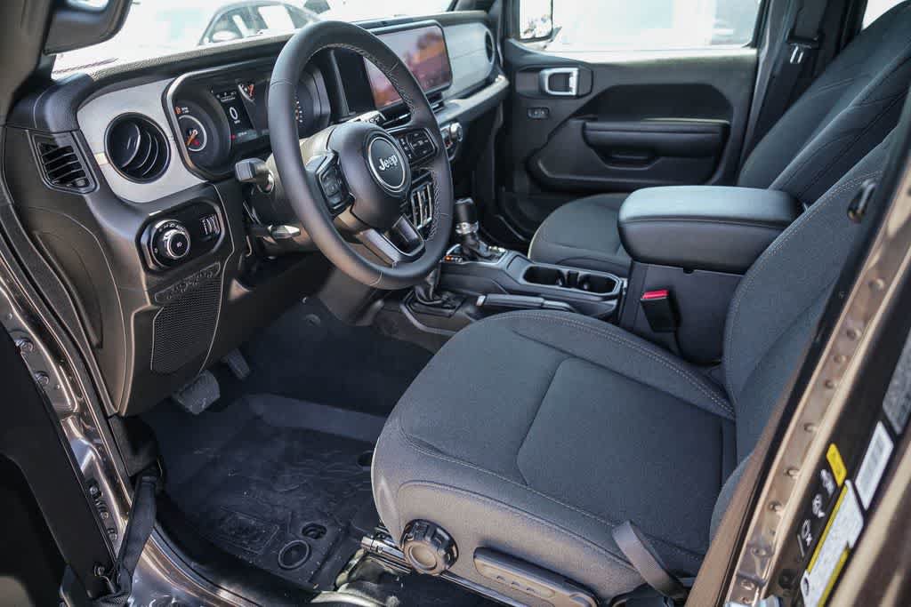 Used 2026 Jeep Wrangler Unlimited Sport AWD/4WD image 16