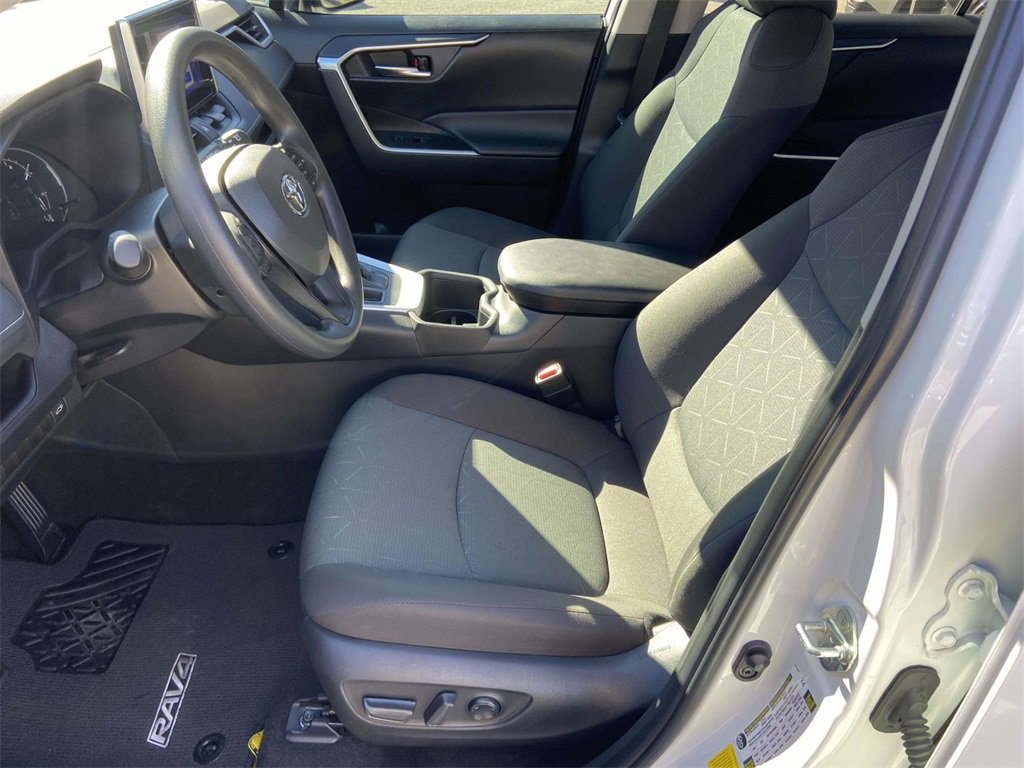 Used 2024 Toyota RAV4 XLE image 16