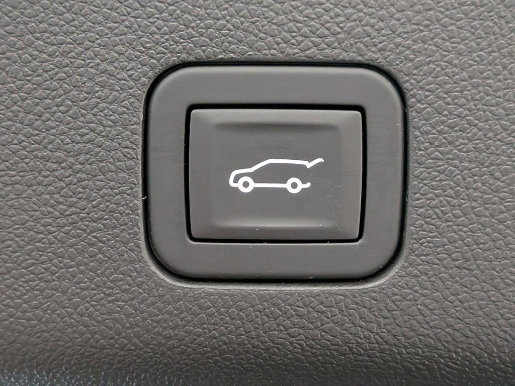 Certified 2025 Cadillac Escalade V w/ LPO, Floor Liner Package AWD/4WD image 14