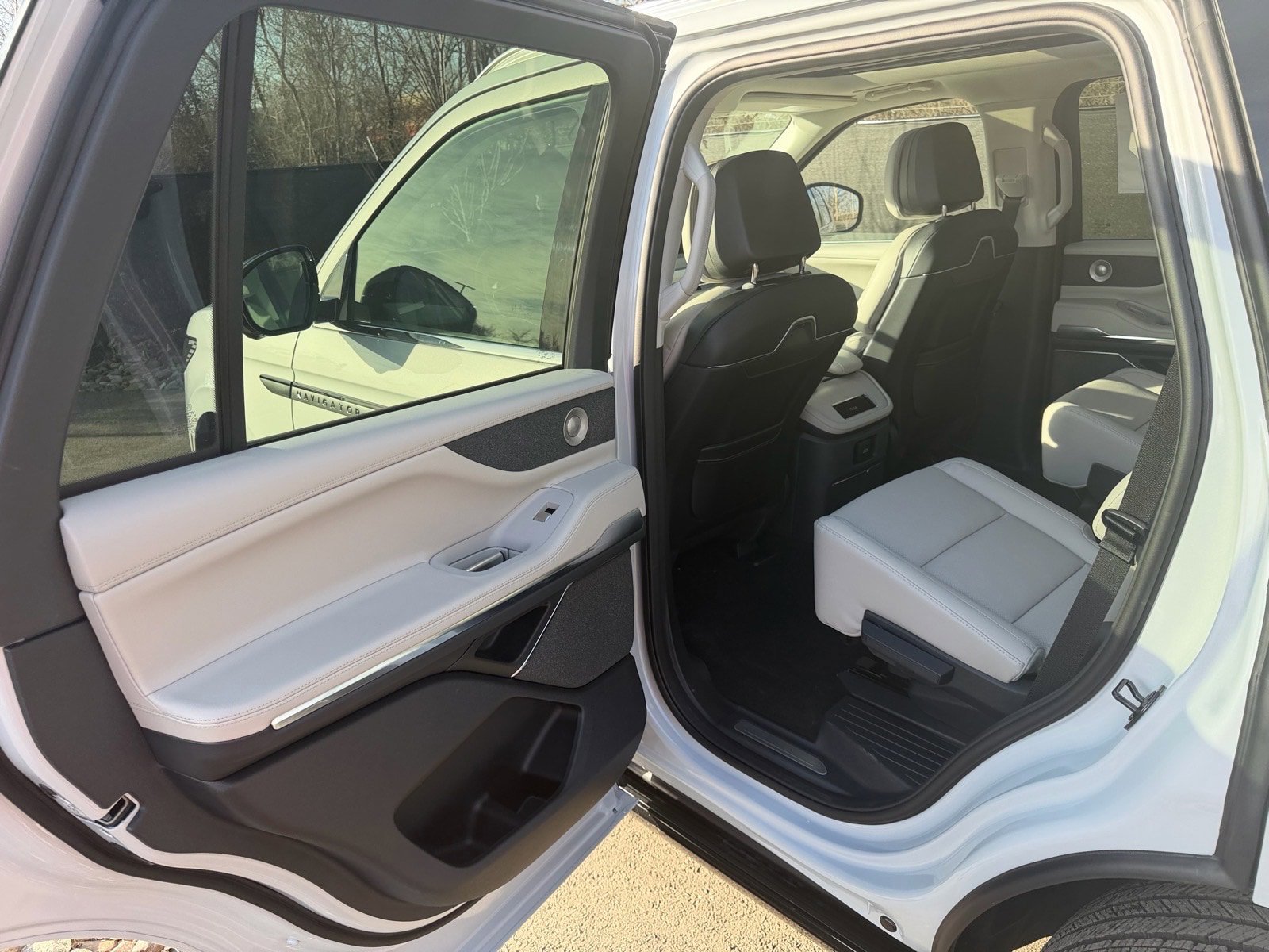 New 2026 Lincoln Navigator Reserve AWD/4WD image 21
